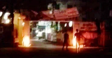 নারায়ণগঞ্জে এনসিপির তোরণে অগ্নিসংযোগ