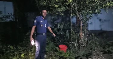 চাঁপাইনবাবগঞ্জে মাটিতে পুঁতে রাখা ১১ ককটেল উদ্ধার