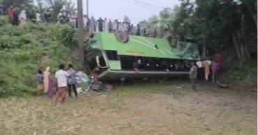 টাঙ্গাইলে বাস খাদে পড়ে নিহত ২