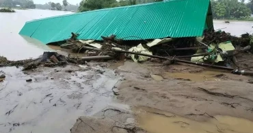 বন্যায় বারবার ভেসে যায় স্বপ্ন, টেকসই বাঁধ চায় ফেনীবাসী