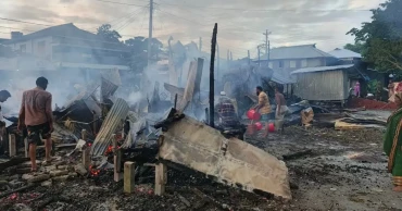 পটুয়াখালীতে আগুনে পুড়ে ছাই ৫ দোকান, ক্ষতি প্রায় ৩৫ লাখ টাকা