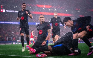 ভাগ্যের পালাবদলের রাতে ৯ গোলের থ্রিলারে শেষ হাসি বার্সেলোনার