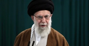 আদর্শ নাকি নমনীয়তা, কোন পথে যাবেন খামেনি