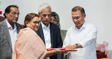 ৯ বিশিষ্টজনকে বাংলা একাডেমি পুরস্কার তুলে দিলেন প্রধানমন্ত্রী