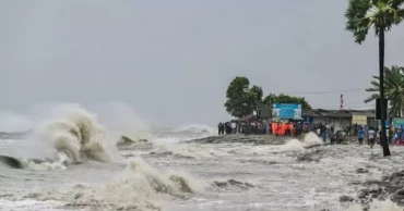 নিম্নচাপের প্রভাবে ১৬ জেলায় জলোচ্ছ্বাসের আশঙ্কা
