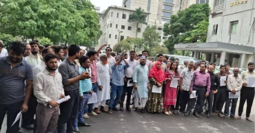 চাকরি আইন বাতিলের দাবিতে সচিবালয়ে বিক্ষোভে কর্মচারীরা
