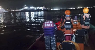 ইন্দোনেশিয়ায় বালির কাছে ফেরিডুবি, নিহত ৪, বহু নিখোঁজ