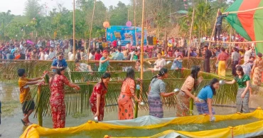 লামায় কেন্দ্রীয় জলকেলি উৎসবে মাতলেন হাজারো মারমা