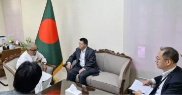 প্রধানমন্ত্রীর উপদেষ্টার সঙ্গে চীনা রাষ্ট্রদূতের সাক্ষাৎ, বিভিন্ন খাতে সহযোগিতা জোরদারের ওপর গুরুত্বারোপ
