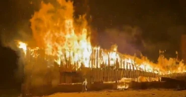 কুষ্টিয়ায় গভীর রাতে ৩ দোকান আগুনে পুড়ে ছাই