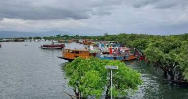 পর্যটকে মুখরিত হাওর; দুই মাসের ক্ষতি কাটিয়ে ওঠার আশায় ব্যবসায়ীরা