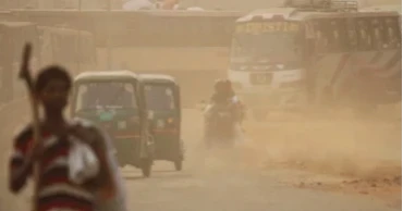 বিশ্বে চতুর্থ দূষিত শহর ঢাকা, স্বাস্থ্যঝুঁকিতে নাগরিকরা