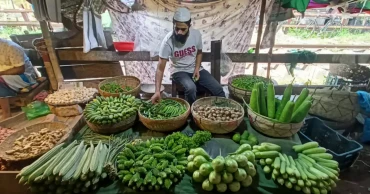 খুলনার কাঁচাবাজারে দাম বেড়েছে সবজি-মাছের, কমেছে মাংসের