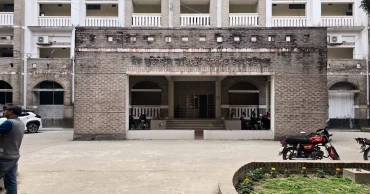 ফরিদপুরে বিচারকের আচরণ ঘিরে চলছে আইনজীবীদের আদালত বর্জন