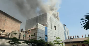 টঙ্গীতে ড্রাগ ইন্টারন্যাশনালের কারখানায় আগুন নিয়ন্ত্রণে কাজ করছে ২০ ইউনিট