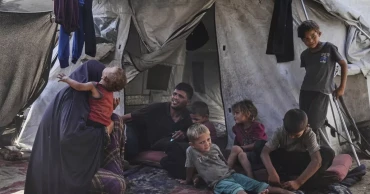 আমরা ধীরে ধীরে মরে যাচ্ছি: ক্ষুধার্ত গাজাবাসীর আর্তনাদ