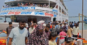 নির্মাণকাজ শেষ না হওয়ায় চাঁদপুর লঞ্চঘাটে ঈদে ঘরমুখো যাত্রীদের দুর্ভোগ