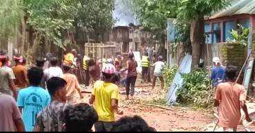 ব্রাহ্মণবাড়িয়ায় দুপক্ষের সংঘর্ষে আহত ২০, দোকানপাট ও বাড়িঘর ভাঙচুর