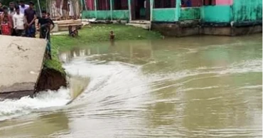 রাঙ্গুনিয়ায় পানির স্রোতে ভেসে গেল নানি-নাতি