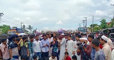 ছাত্রলীগ নেতাকে গ্রেপ্তার ইস্যুতে পুলিশ-শিক্ষার্থী সংঘর্ষ, থানা ঘেরাও, মহাসড়ক অবরোধ