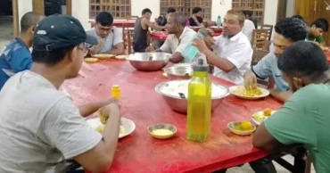 ১৭ বছরেও বেরোবির হল ডাইনিংয়ে ভর্তুকি নেই, চড়া দাম ও নিম্নমানের খাবারে অতিষ্ঠ শিক্ষার্থীরা