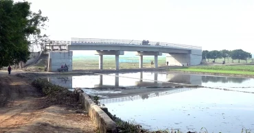 সেতু নির্মাণে স্থবিরতা, চাঁপাইনবাবগঞ্জের তিন ইউনিয়নের মানুষের ভোগান্তি