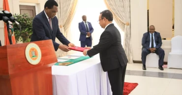 জাম্বিয়ার প্রেসিডেন্টের কাছে বাংলাদেশি হাইকমিশনারের পরিচয়পত্র পেশ