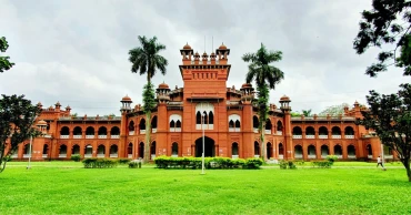 ঢাকা বিশ্ববিদ্যালয়: সংস্কৃতিচর্চার কেন্দ্রস্থলে কি সংকুচিত হচ্ছে সাংস্কৃতিক পরিসর?