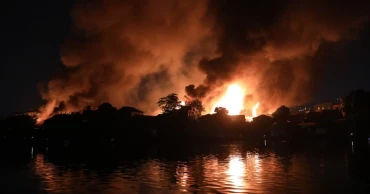 ১৬ ঘণ্টা পর নিভেছে কড়াইল বস্তির আগুন