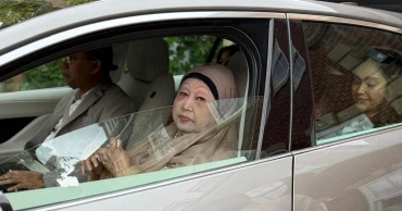 দেশে ফিরছেন খালেদা জিয়া, বিদায় জানাতে হিথ্রোতে নেতাকর্মীদের ভিড়