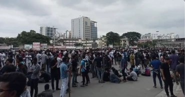 কোটা সংস্কার আন্দোলন: রাজধানীর প্রধান সড়কগুলোতে বেসরকারি বিশ্ববিদ্যালয়ের শিক্ষার্থীদের অবরোধ