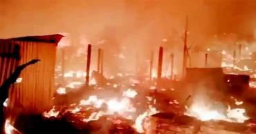 রোহিঙ্গা ক্যাম্পে আগুন, পুড়ে গেছে শিক্ষা প্রতিষ্ঠান, মসজিসহ শত শত ঘর