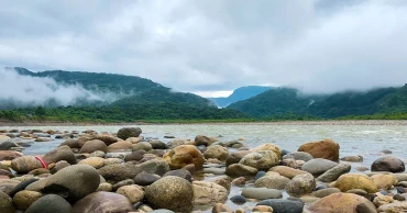 সিলেটের সাদা পাথর পর্যটনকেন্দ্র বন্ধ ঘোষণা