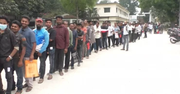 চুয়াডাঙ্গায় ‘ফুয়েল কার্ড’ বিতরণে দ্বিতীয় দিনে চালকদের দীর্ঘ লাইন