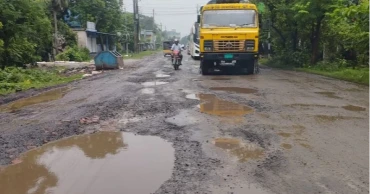 ঝিনাইদহে উন্নয়ন স্থবিরতায় জনভোগান্তি চরমে