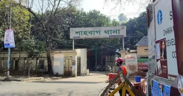 ঢাবির ফুটপাতে বাজারের ব্যাগে মোড়ানো ছিল নবজাতকের মরদেহ