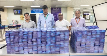 শাহ আমানতে এক ফ্লাইটে ১,৮০২ কার্টন সিগারেট, ১৩ আইফোন জব্দ