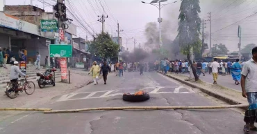 কাঁচা পাট রপ্তানির ওপর থেকে নিষেধাজ্ঞা প্রত্যাহারের দাবিতে খুলনা-যশোর মহাসড়ক অবরোধ