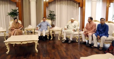 অধ্যাপক ইউনূসের সঙ্গে প্রধানমন্ত্রীর ঈদের শুভেচ্ছা বিনিময়