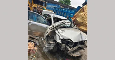 কুমিল্লায় নিয়ন্ত্রণ হারিয়ে প্রাইভেটকার খাদে, ব্যবসায়ীর মৃত্যু