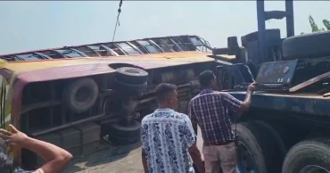 ফরিদপুরে বাস উল্টে শিশুসহ নিহত দুই, আহত ১৫
