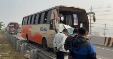 ঢাকা-মাওয়া এক্সপ্রেসওয়েতে একাধিক যানবাহনের সংঘর্ষে নিহত ১, আহত ১১