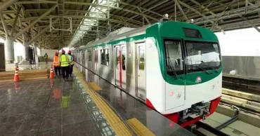 বৈদ্যুতিক গোলযোগে মেট্রোরেল বন্ধ