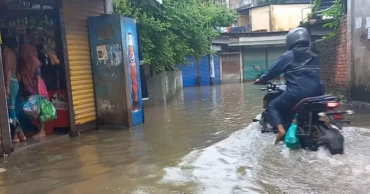 টানা বৃষ্টিতে জলাবদ্ধ চাঁদপুর নগরী