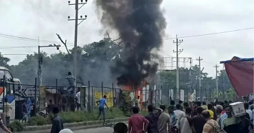 কুমিল্লায় শিক্ষার্থীদের সঙ্গে পুলিশ-আ. লীগ কর্মীর সঙ্গে সংঘর্ষ, গুলিবিদ্ধ ৬