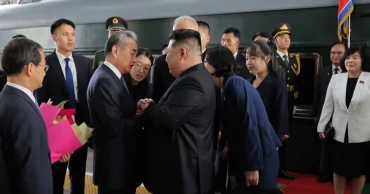 প্রথমবারের মতো বিদেশ সফরে কিম-কন্যা, বেইজিংয়ে তার উপস্থিতি কী বার্তা দিচ্ছে?