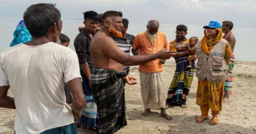 যমুনাতীরে ১৫১১০ পরিবারকে সাইলো ও গো-খাদ্য বিতরণ