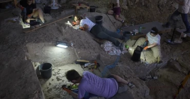 ইসরায়েলে লক্ষ বছরের পুরনো সমাধি আবিষ্কার, প্রাচীন মানুষ দিচ্ছে নতুন ধারণা