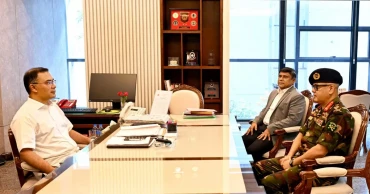 প্রধানমন্ত্রীর সঙ্গে সাক্ষাৎ করেছেন লেফটেন্যান্ট জেনারেল মিনহাজুল আলম