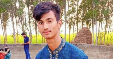 নওগাঁয় ট্রেনের ধাক্কায় যুবক নিহত
